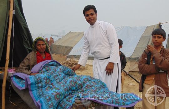 Believers Church Lucknow Diocese Distributes Blankets