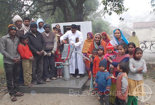 Lucknow Diocese Drills Well in Poor Community