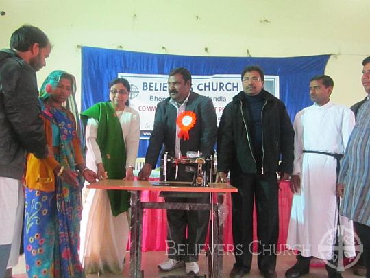 396 People Benefits from the Gift Distribution Program in Bhopal Diocese