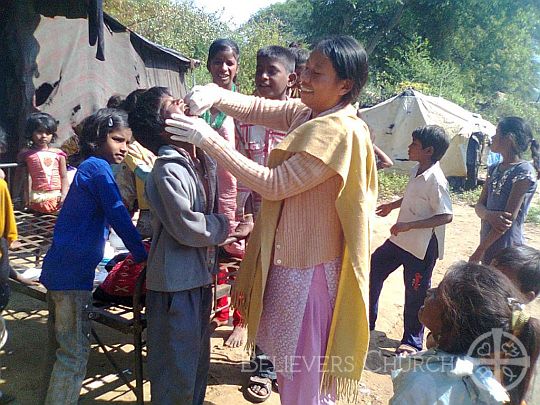 Gujarat Diocese Women’s Fellowship Holds Blindness Control Program