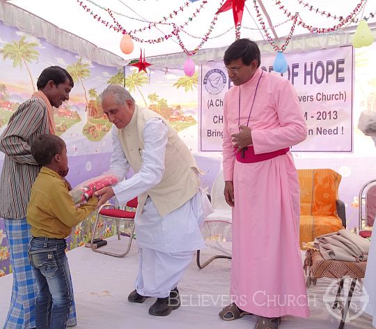 55 Extremely Poor Children Receive Warm Clothes in Patna Diocese