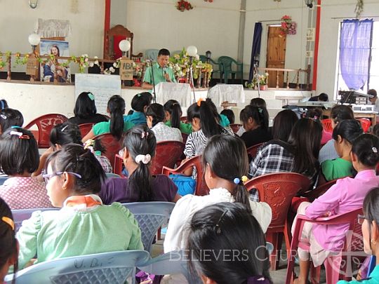 Imphal Diocese Conducts Youth Camp