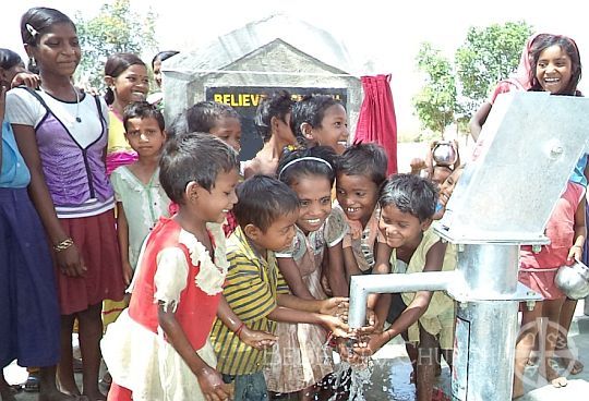 Jasidih Diocese Installs Bore Well in a Remote Tribal Village