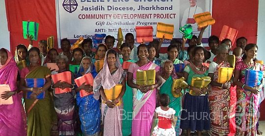 1,000 Mosquito Nets Distribute in Jasidih Diocese