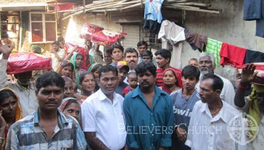 Diocese of Mumbai Distributes Blankets in a Slum