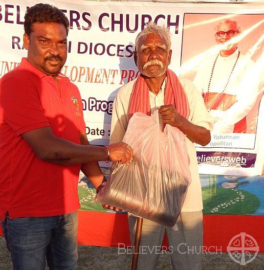 Ranchi Diocese Conducts Blanket Distribution Program 