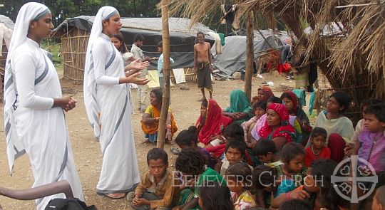 Sisters of Compassion Conduct Health and Hygiene Awareness Program in a Slum