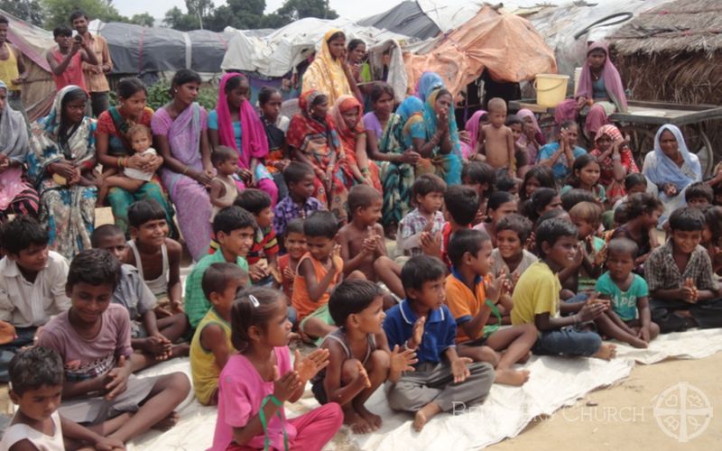 Slum Dwellers Received Clothes on Independence Day in the Diocese of Gujarat 