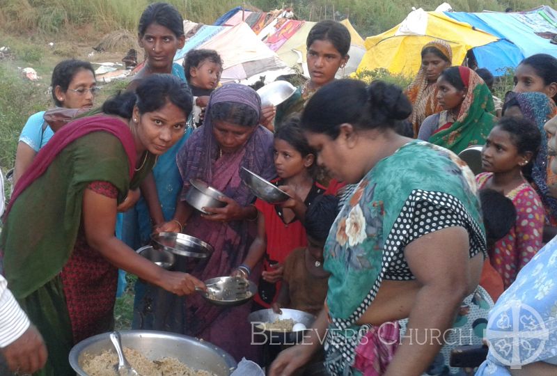 Slum Dwellers in Diocese of Bengaluru Receive Delicious Meal on World Food Day