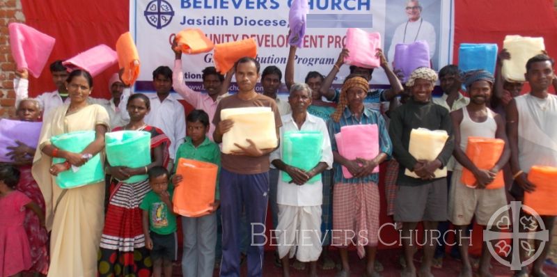 Diocese of Jasidih Distributes 600 Mosquito Nets to Prevent Mosquito-Borne Diseases