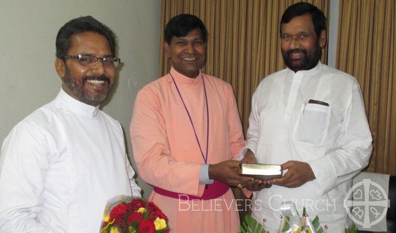 Bishop M.A Lalachan Visits Union Minister Shri. Ram Vilas Paswan