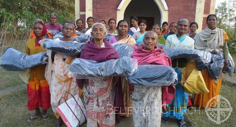 100 People Receive Warm Clothes in Diocese of Ranchi