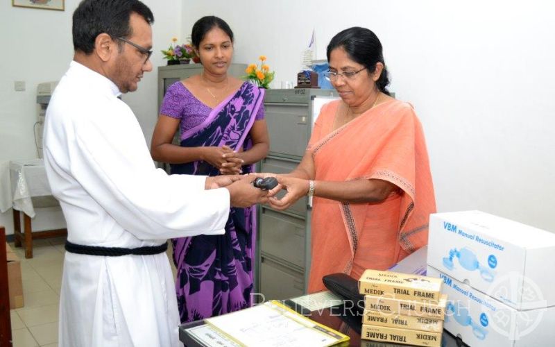 Diocese of Colombo Donates Medical Equipment to Eye Hospital