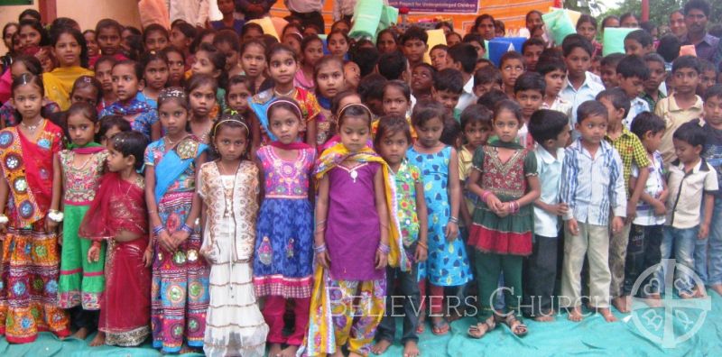 Over 900 Children Receives New School Supplies in Diocese of Gujarat