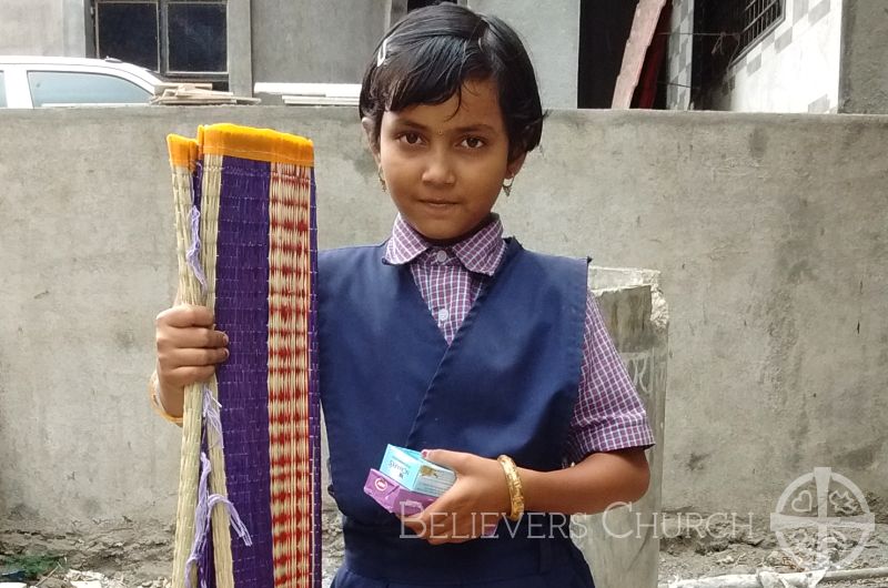 Over 3,500 Children Receive Gift Items in Diocese of Mumbai